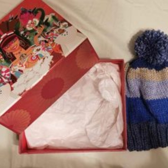Handmade Bobble hats  for kid - Picture 2 of 4